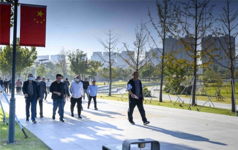 添新勁、出新彩，向著新的征程 --- 組織開(kāi)展環(huán)湖勁走活動(dòng)