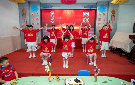 “水點(diǎn)點(diǎn)”---用心暖童心，用情伴成長！