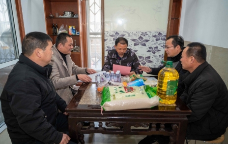 2024，在涌動(dòng)的愛(ài)心中，溫暖開(kāi)啟…